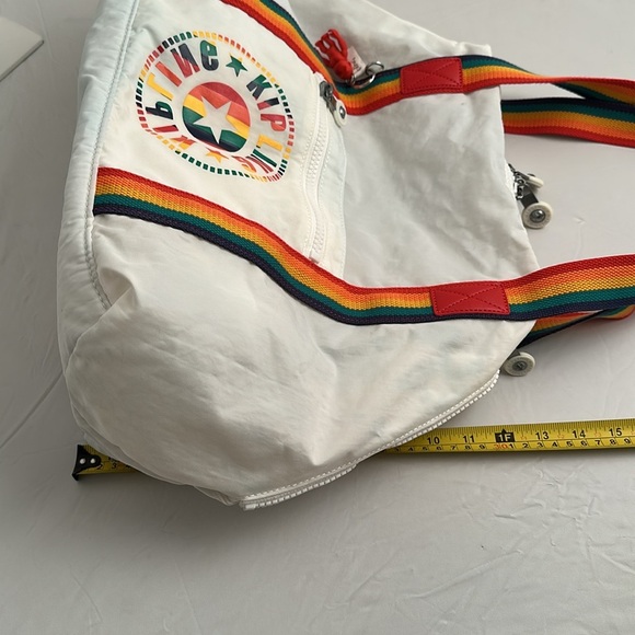 Kipling Art Medium Pride alabaster white multicolor logo rainbow strap tote bag - Picture 12 of 14